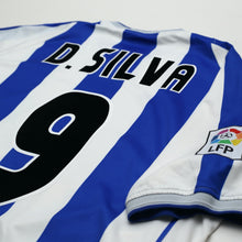 Load image into Gallery viewer, 2001/03 D. Silva #9 Malaga Vintage Umbro Home Football Shirt (L)10
