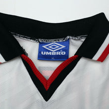 Load image into Gallery viewer, 1996/97 Cantona #7 Manchester United Vintage Umbro Away Football Shirt (XL)14
