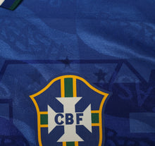 Load image into Gallery viewer, 1991/93 BRAZIL Vintage Umbro Away Football Shirt (L)9
