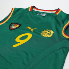 Load image into Gallery viewer, 2002 Eto'o #9 Cameroon Vintage PUMA Football Shirt Vest (M) World Cup4
