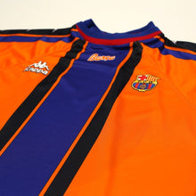 Load image into Gallery viewer, 1997/98 Barcelona Vintage Kappa Away Football Shirt (M)4
