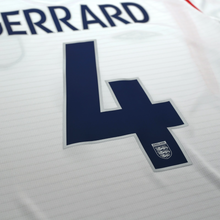 Load image into Gallery viewer, 2005/07 Gerrard #4 England Vintage Umbro Home Football Shirt (L) WC 200613
