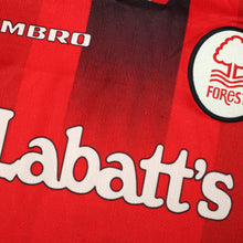 Load image into Gallery viewer, 1996/98 Pearce #3 Nottingham Forest Vintage Umbro Home Football Shirt (M)5
