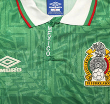 Load image into Gallery viewer, 1994 MEXICO Vintage Umbro Home Football Shirt (S) World Cup 1994
