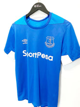 Load image into Gallery viewer, 2018/19 EVERTON Vintage Umbro Warm Up Football Training Shirt (S)

