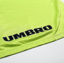 Load image into Gallery viewer, 1998/99 CELTIC Vintage Umbro Football Training Shirt Jersey (L)
