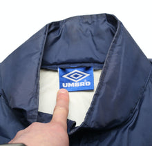 Load image into Gallery viewer, 1999/01 ENGLAND Vintage Umbro Football Hooded Rain Jacket (M) Euro 2000 Keegan
