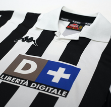 Load image into Gallery viewer, 1998/99 ZIDANE #21 Juventus Vintage Kappa Home Football Shirt Jersey (XL)

