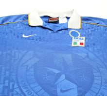 Load image into Gallery viewer, 1994/96 ITALY Vintage Nike Home Football Shirt (M) EURO 96 Qualifiers

