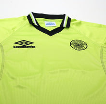 Load image into Gallery viewer, 1998/99 CELTIC Vintage Umbro Football Training Shirt Jersey (L)

