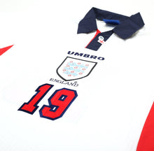 Load image into Gallery viewer, 1997/99 SCHOLES #19 England Vintage Umbro Home Football Shirt (XXL) Le Tournoi
