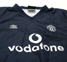 Load image into Gallery viewer, 2000/01 MANCHESTER UNITED Vintage Umbro Rain Drill Top (S/M)
