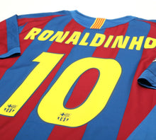 Load image into Gallery viewer, 2005/06 RONALDINHO #10 Barcelona Vintage Nike Home Football Shirt Jersey (L)
