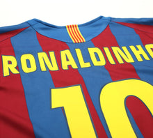 Load image into Gallery viewer, 2005/06 RONALDINHO #10 Barcelona Vintage Nike Home Football Shirt Jersey (XL)
