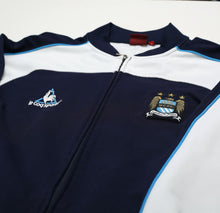 Load image into Gallery viewer, 2001/03 MANCHESTER CITY Vintage le coq sportif Football Track Top Jacket (S/M)
